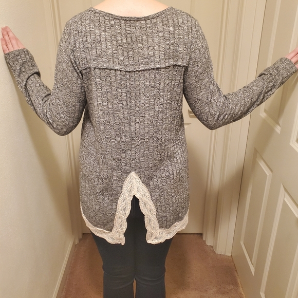 Xhilaration Women's Gray with White Lace Trim Long Sleeve Shirt - Picture 3 of 8